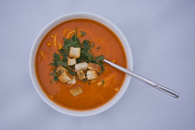 Creamy Tomato Soup with Garlic Croutons: Easy Pantry Recipe (2026)