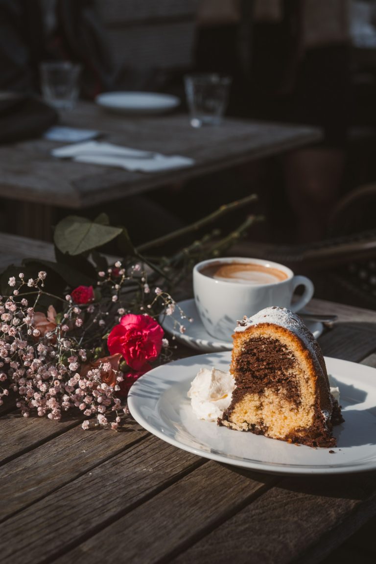 Marble Cake: Soft Vanilla and Chocolate Swirl Bundt (2026)