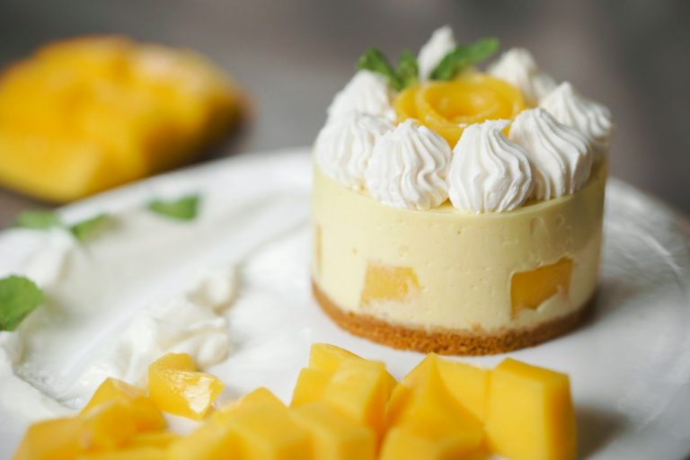 No-Bake Mango Cheesecake: Creamy, Fruity and Crack-Free (2026)